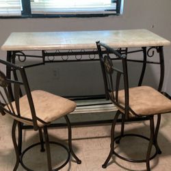 Small Table With Chairs 