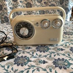 Retro Portable AM FM Radio Cream Blue Tooth