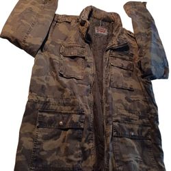 Levis Green Camouflage Jacket Large.