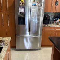 Whirlpool Refrigerator 25 Cubic Foot 