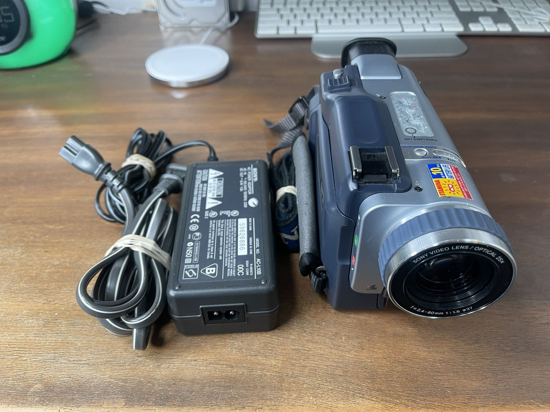 Sony Handycam DCR-TRV 330 Digital 8 Video Camera Camcorder Hi8 8mm transfer