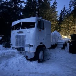 71 Freightliner, No Motor Or Trans 