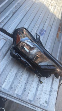 Right Passenger Side Halogen Headlight Headlamp For Chevrolet Colorado 2023-2025