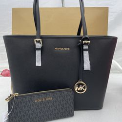 Perfect Mother’s Day Gift 🎁 Michael Kors Set NWT Pick up location in the city of Pico Rivera 