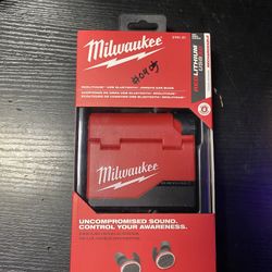 Milwaukee REDLITHIUM USB Bluetooth Jobsite Ear Buds