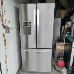 like new matching kitchen sets four piece and two piece stainless with warranty