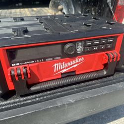 Milwaukee M18 Packout Radio 