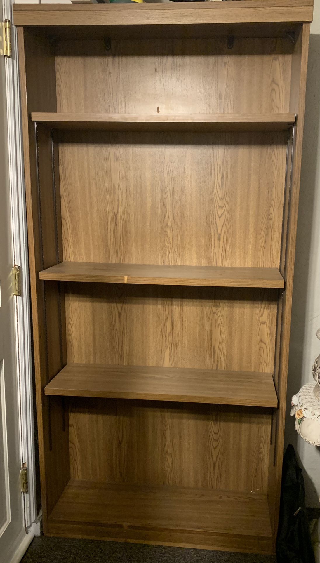 Bookshelve /  Bookcase 