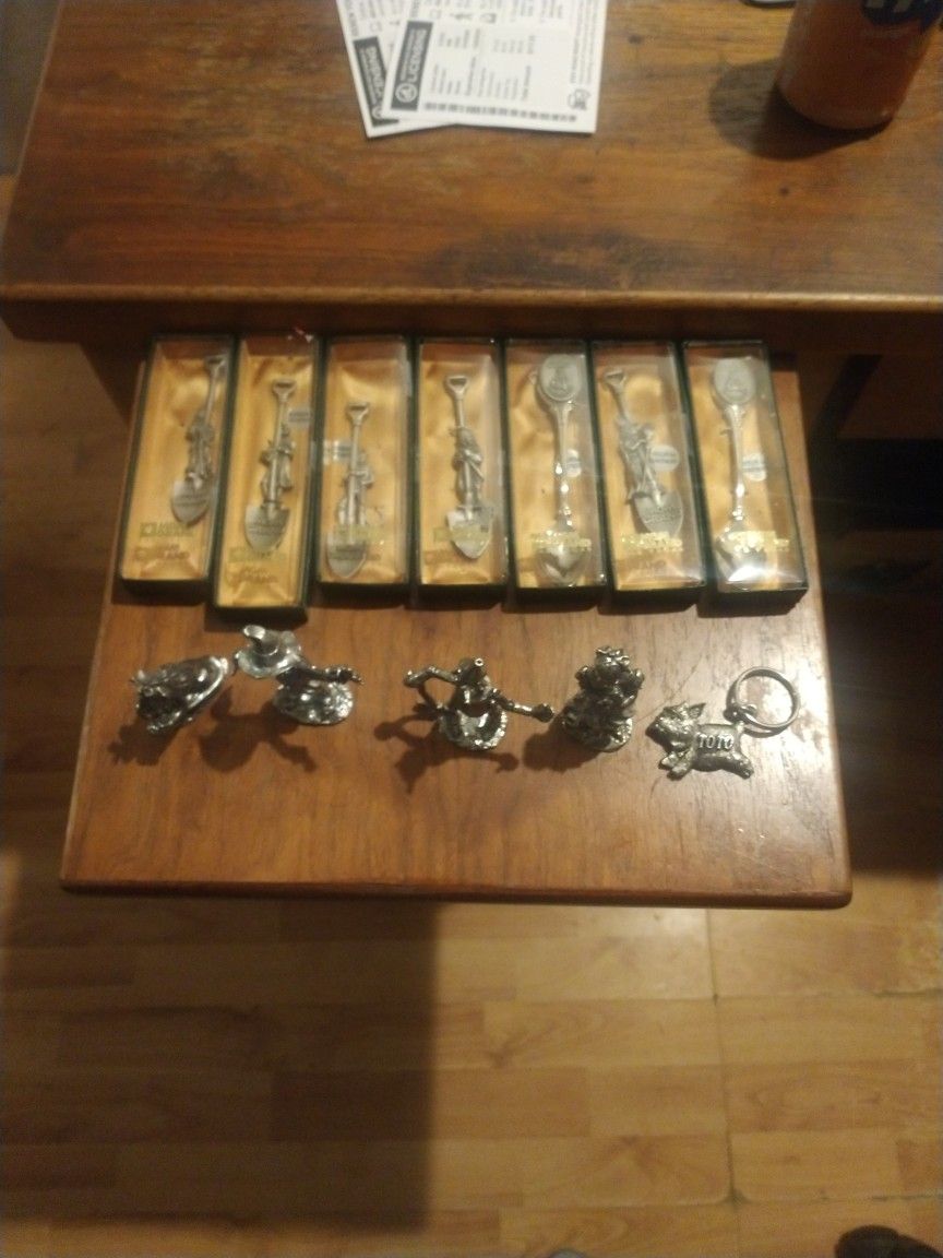 Wizard Of Oz MGM Spoons And Figures