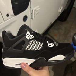 Jordan 4 White Thunder Men Size 10.5