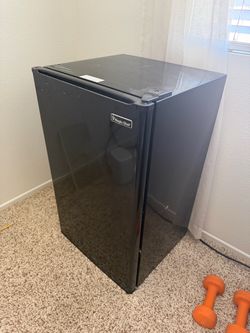 Magic Chef 2.6 Cu. Ft. Black Mini Refrigerator with Freezer – $100 OBO