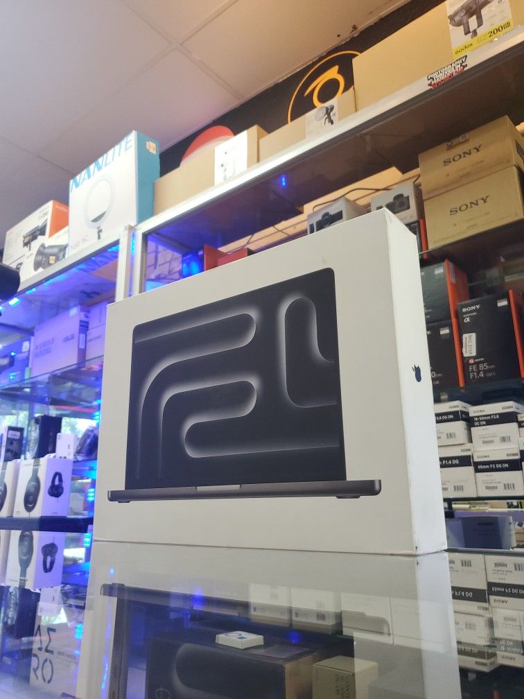 14" MacBookPro M4 Max 36GB RAM 1TB SSD