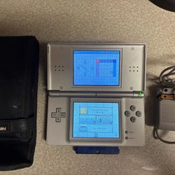 Nintendo DS Lite 