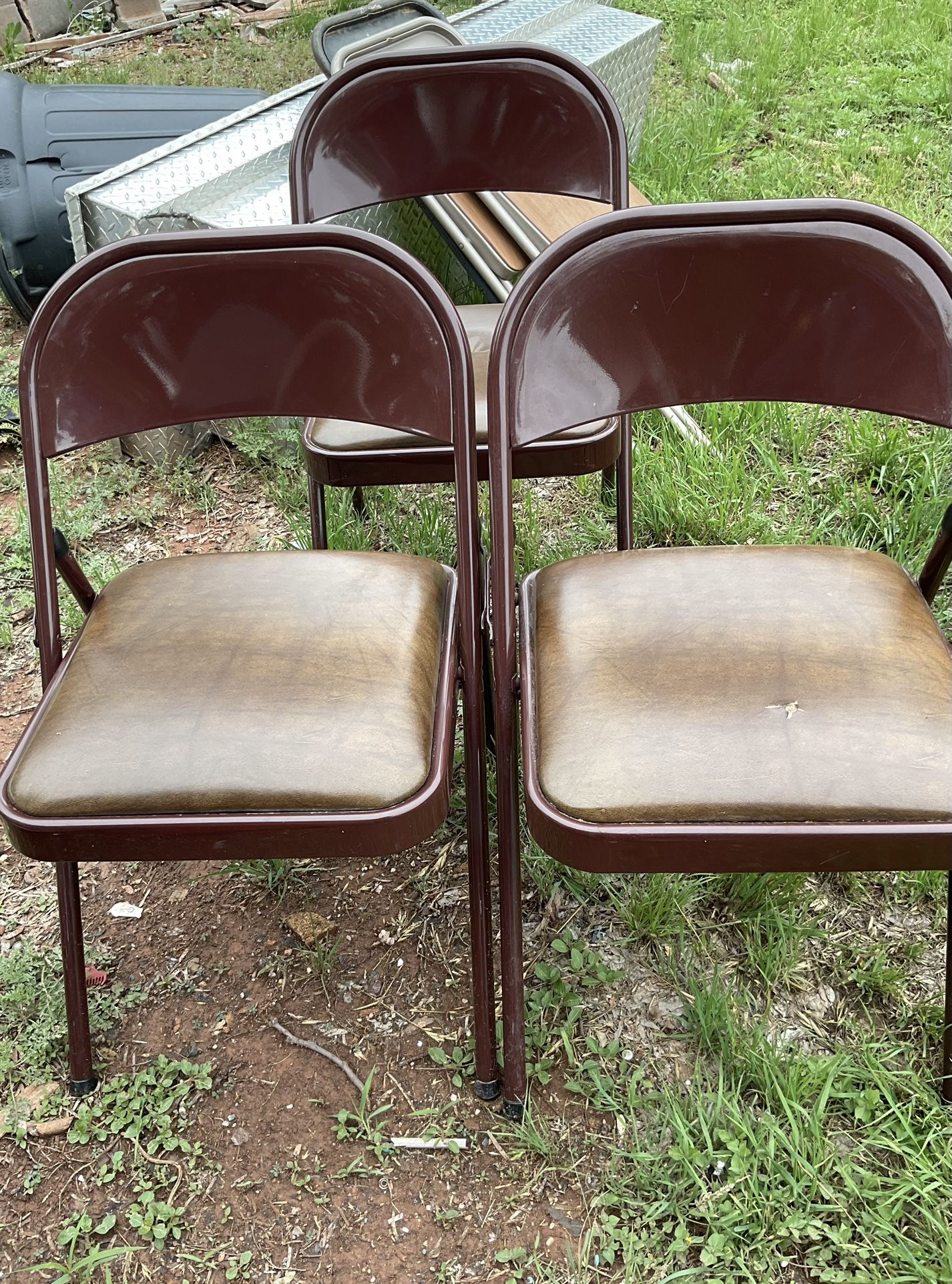 Set Of 3 Fold Up,chairs Asking 18 Dollars