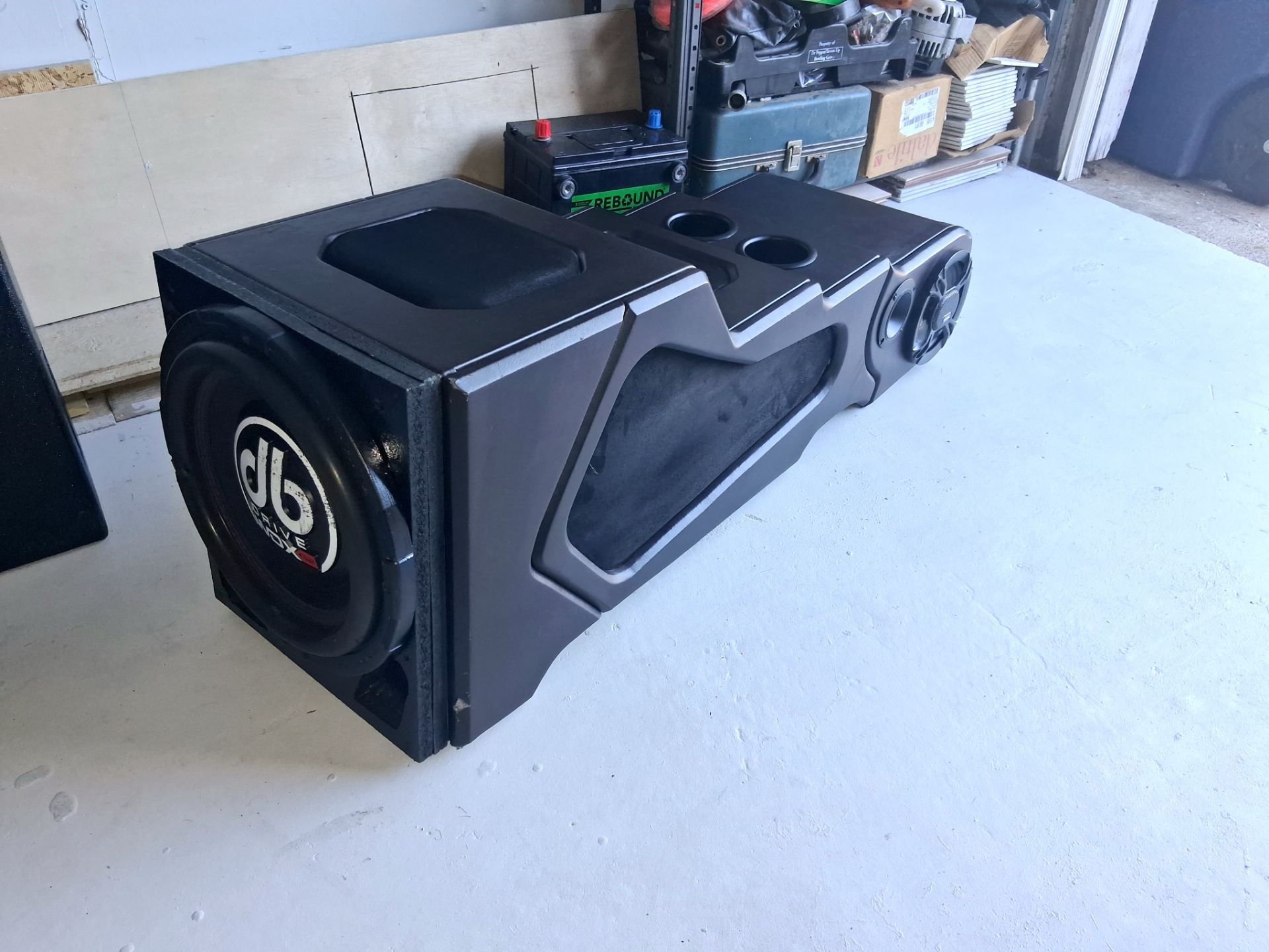 12 subwoofer console for any truck db drive WDXG2 subwoofer 6.5 speakers $300