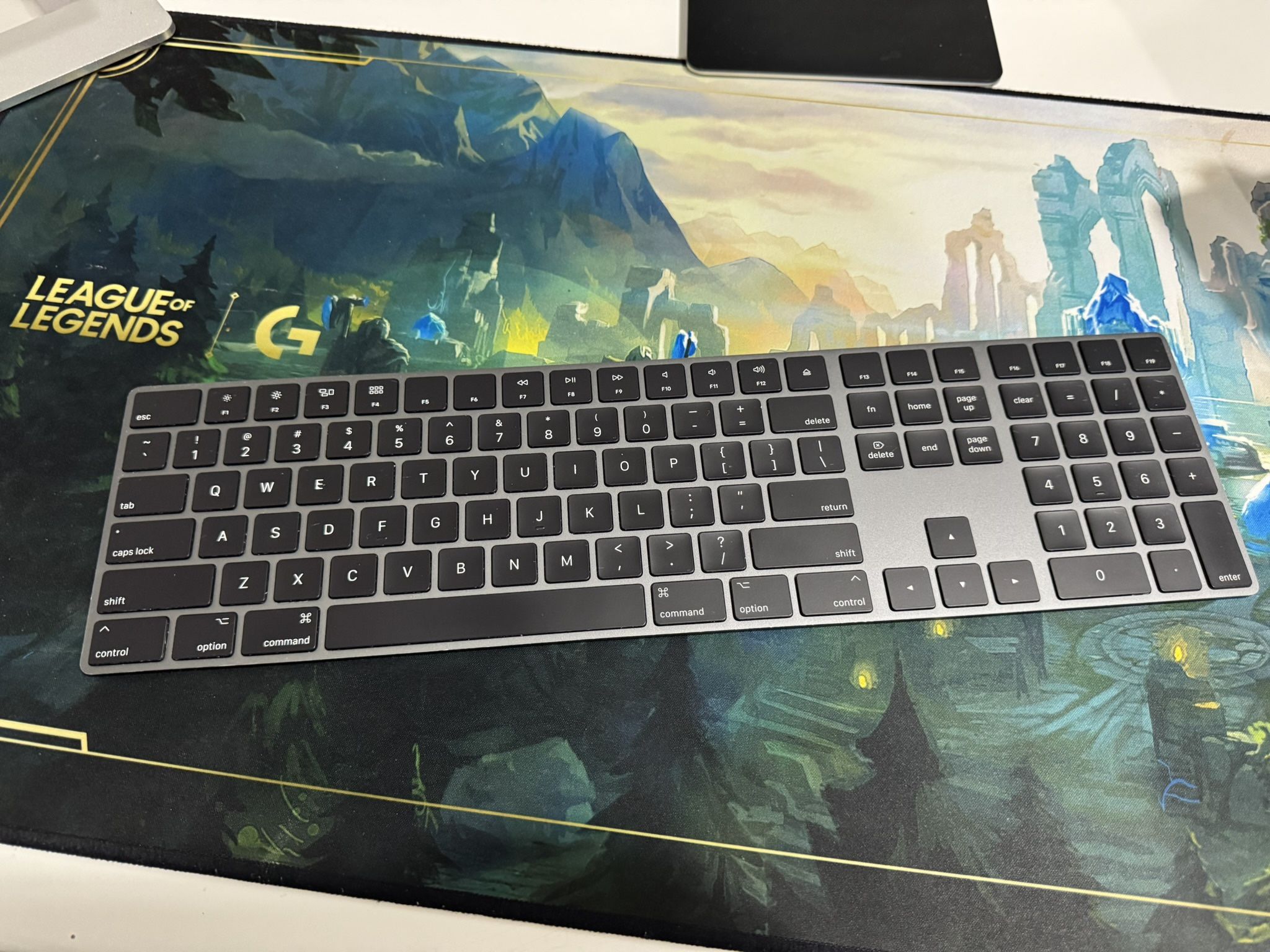 Apple black keyboard ( Space gray/black)
