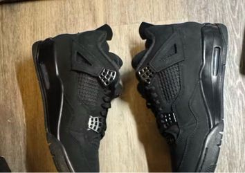 Jordan 4s SIZE 9.5