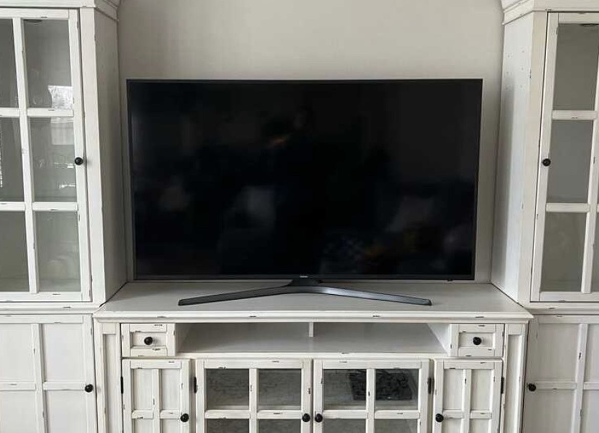 Entertainment TV Stand