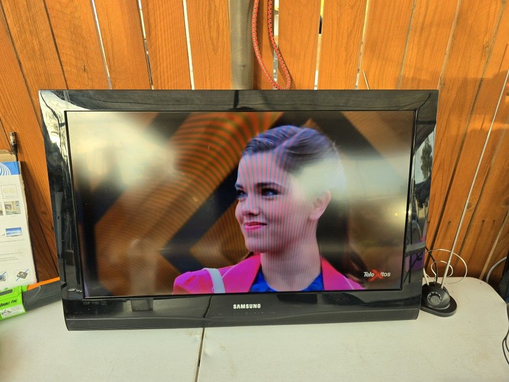 Samsung Non Smart TV 32"