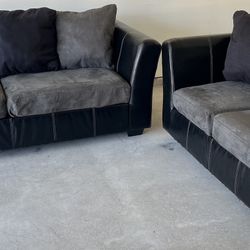 BLACK/GRAY LEATHER COUCH SET 
