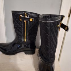 Rain Boots Size 10