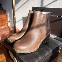 🚨Women’s Winter Dress Boots – Size 8