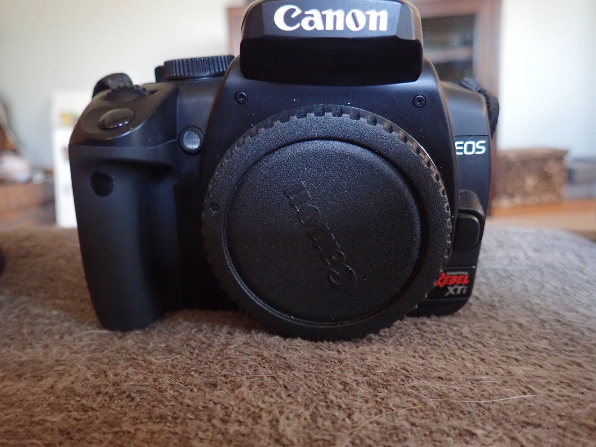 Canon EOS Rebel Xti digital camera plus accessories