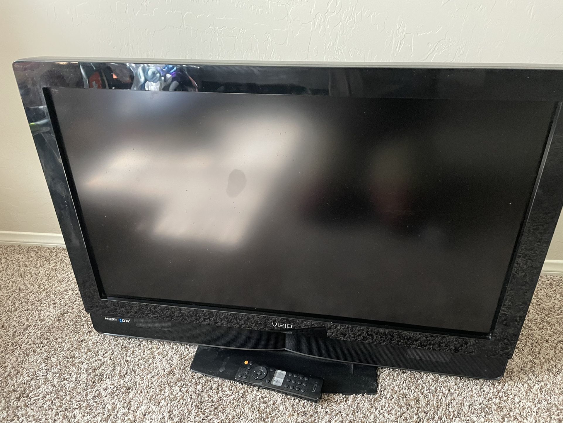 Vizio 37 Inch LCD for Sale in Las Vegas, NV OfferUp