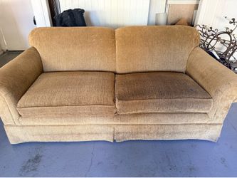 Free Hickory White Sofa