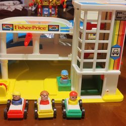 1970's Vintage Little People Garage 