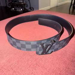 Louis Vuitton Belt Initiales Gently Used Size 40