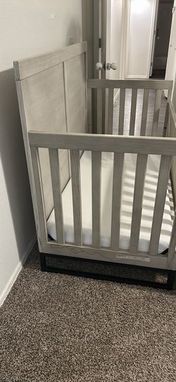 Crib that converts to full bed