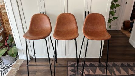 3 barstools