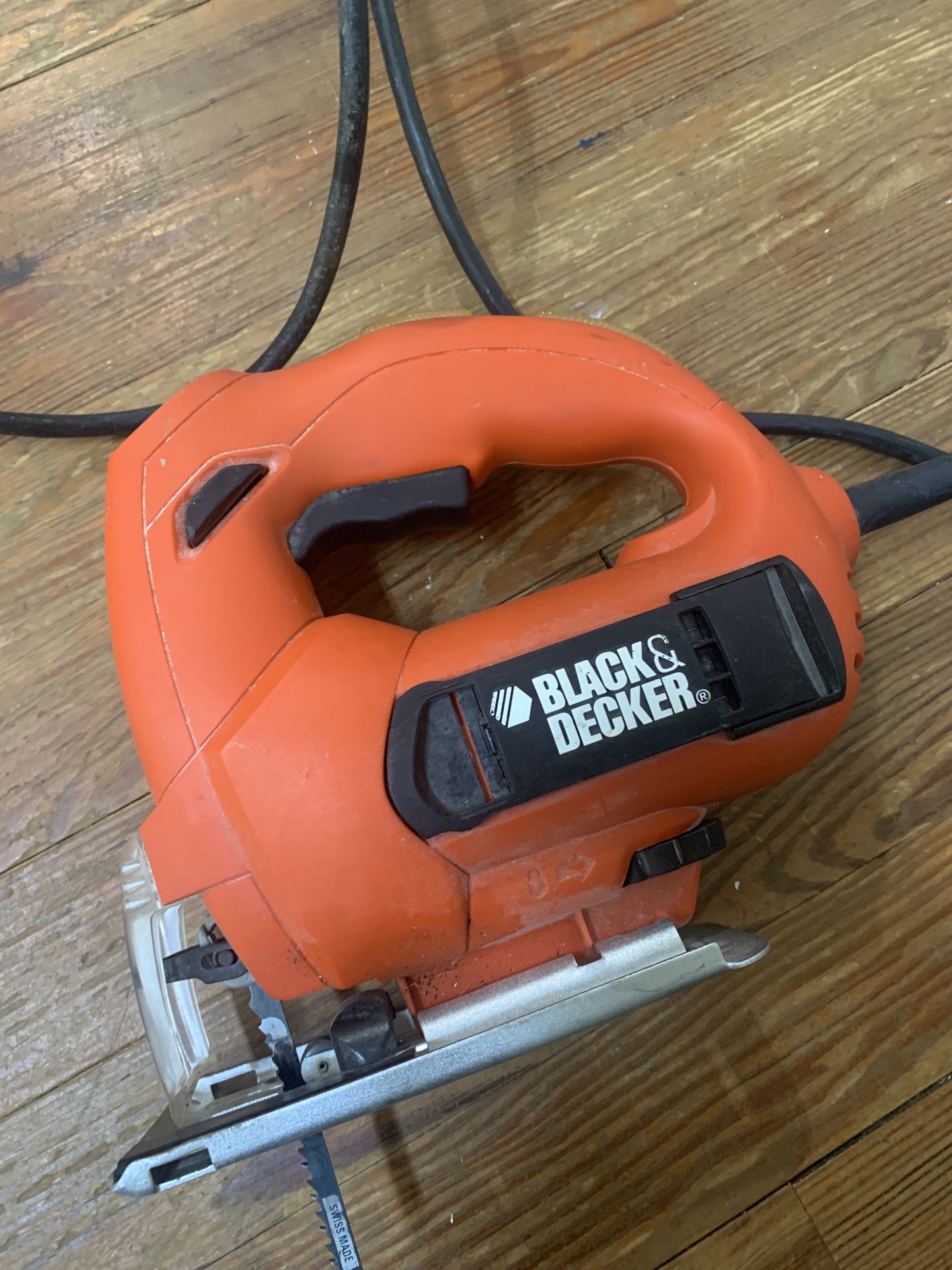 Used BLACK+DECKER JS510G 4.5A Variable-Speed Jigsaw (corded)