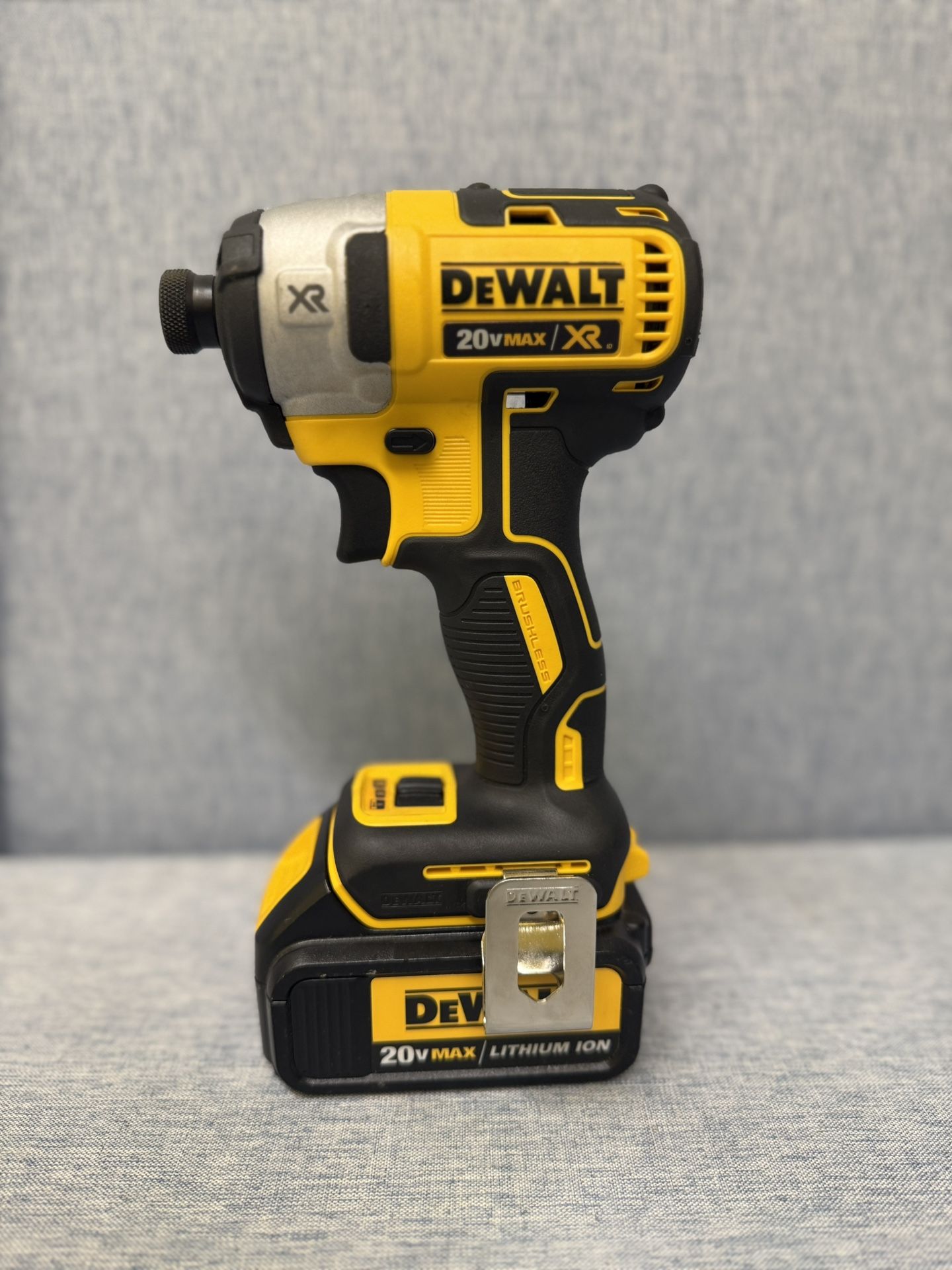 DeWALT 1/4" Cordless Impact Driver