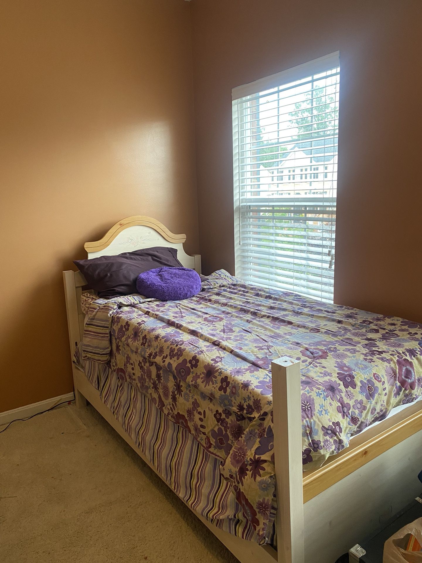 Twin Girls’ Bedroom Set