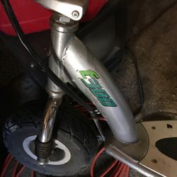 E300 razor scooter