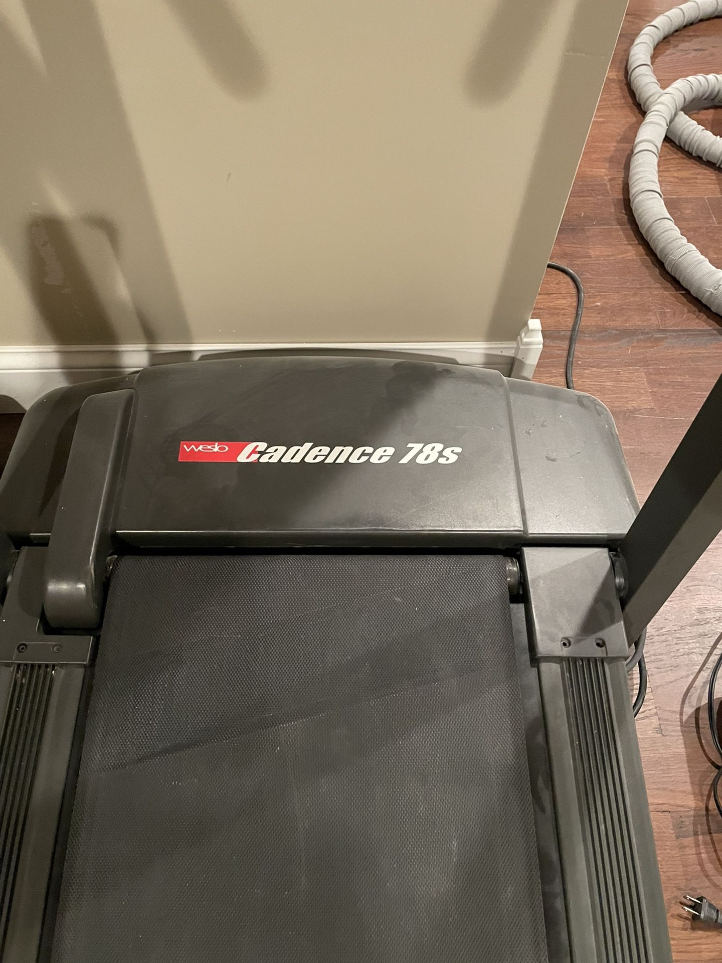 Treadmill Weslo Cadence 78s for Sale in Roselle, IL OfferUp