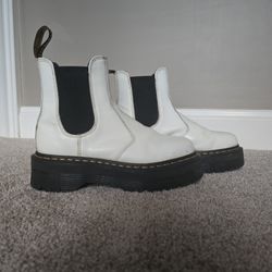 DR. MARTEN'S CHELSEA BOOT - SIZE 8