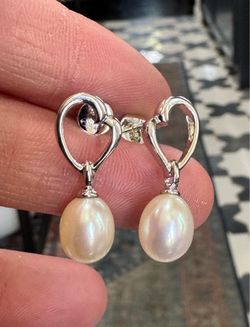 14kt Gold Pearl Heart Earrings