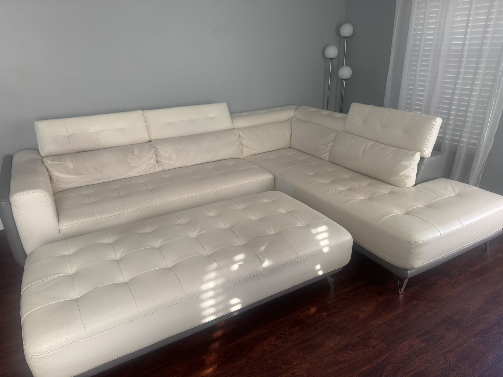 Sectional Couch With Ottoman 