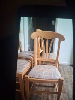 Italy 🇮🇹 4 wood chairs