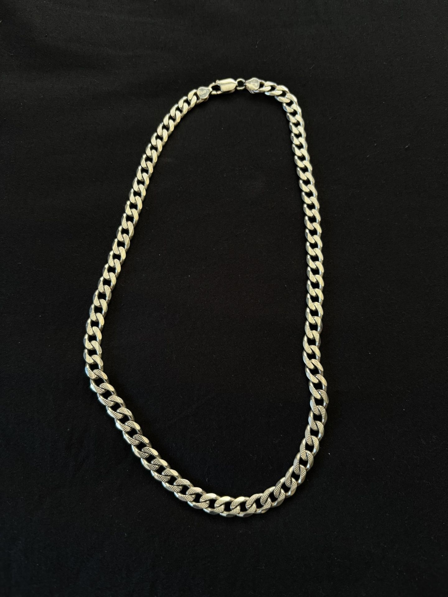 Foreign Cuban Link 925 Silver Chain (LIKE NEW)
