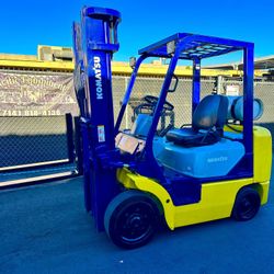 Komatsu  Forklift 5000 Pound Capacity