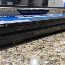 Sony DVD / Vhf Recorder W/remote 