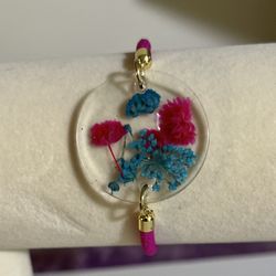 Nature’s Grace Resin Bracelet-Handcrafted Elegance 