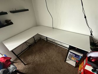 Desk table