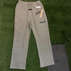 🔥 FEAR OF GOD ESSENTIALS SWEATPANTS – DARK OATMEAL – SIZE SMALL (NEW)