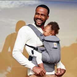 Ergobaby Omni Breeze Baby Carrier Was 200$ New In Box 