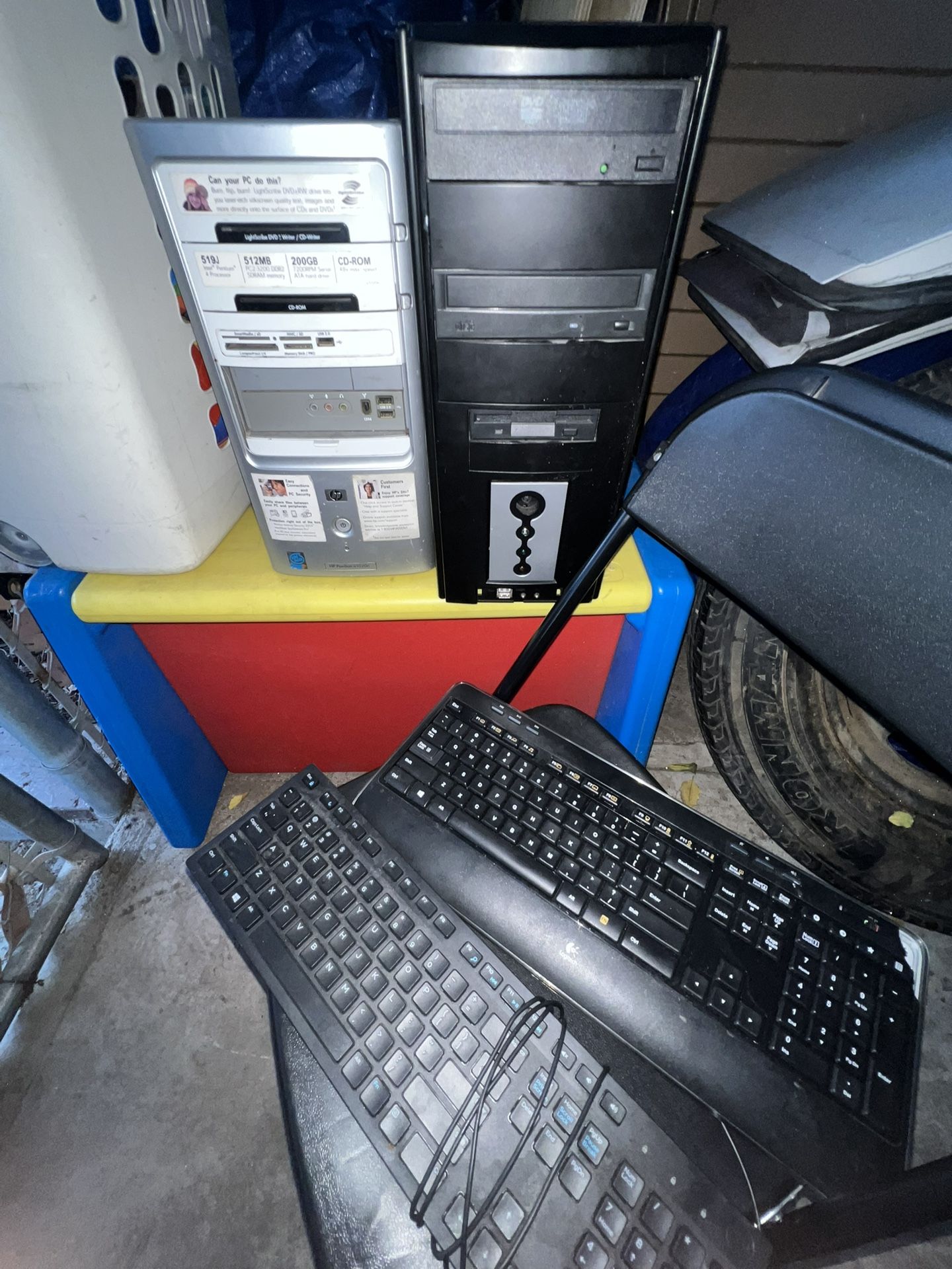 HP&Dell PC, parts, comes with keyboards,shoot me a price,(DONT KNOW IF THEY WORK)